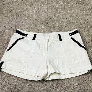 Cache Vintage Women's White Cargo Shorts with Black Trim Y2K Size 10